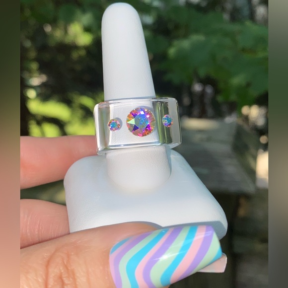 Clear Acrylic Lucite Cube Ring With Aurora Borealis Swarovski Crystal Rhinestone - Picture 6 of 14